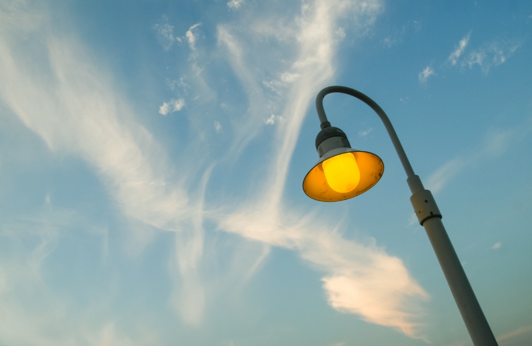 Zmierzając ku ekologicznej przyszłości: Gmina kontynuuje unowocześnianie systemu oświetleniowego
