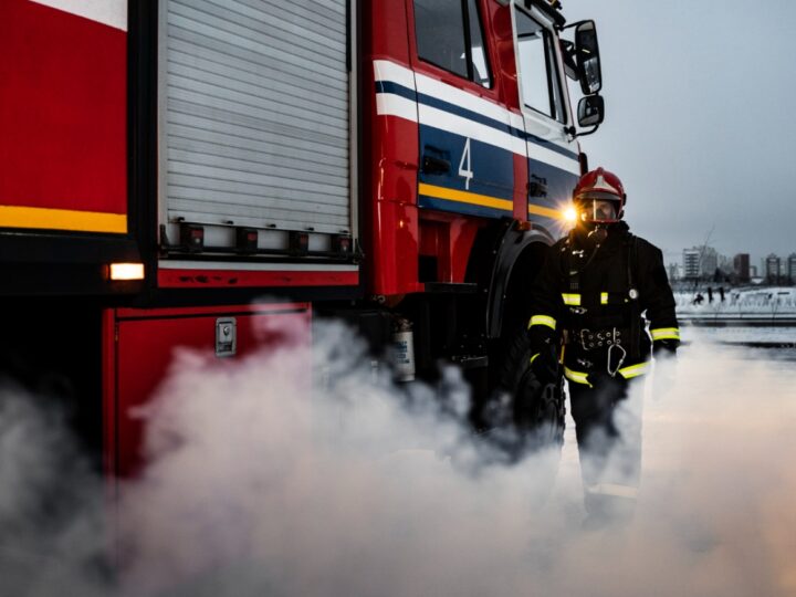 Wielki pożar w Gałązkach – pięć zastępów straży pożarnej w akcji