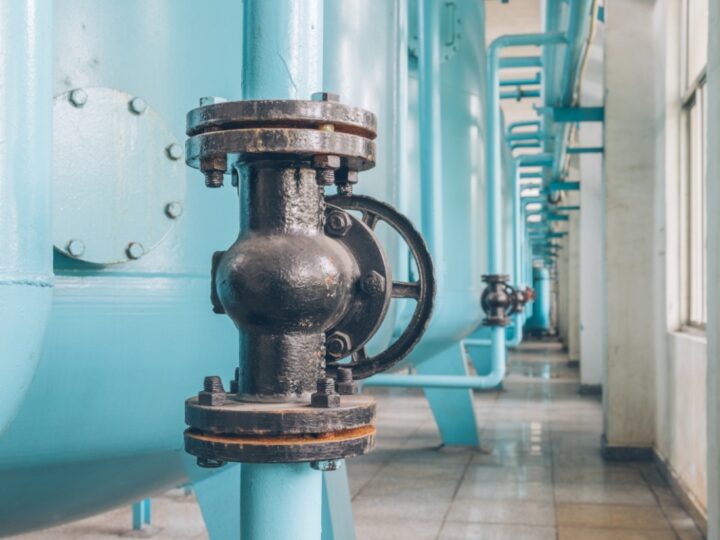 Awaria wodociągowa w Krotoszynie: Trwają naprawy na sieci dystrybucyjnej