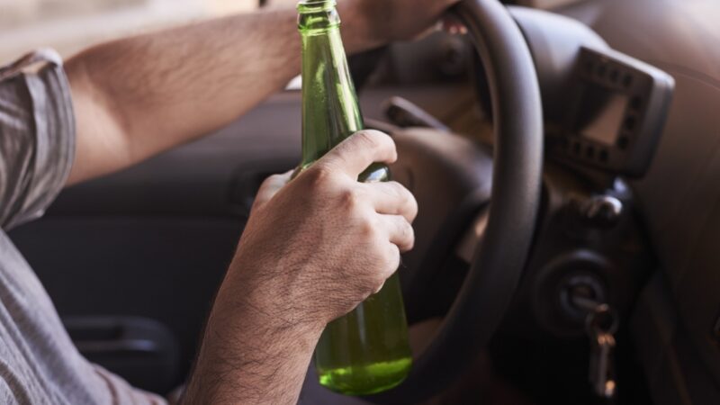 Zaostrzenie kar dla pijanych kierowców – skutki wprowadzenia konfiskaty samochodów w Polsce