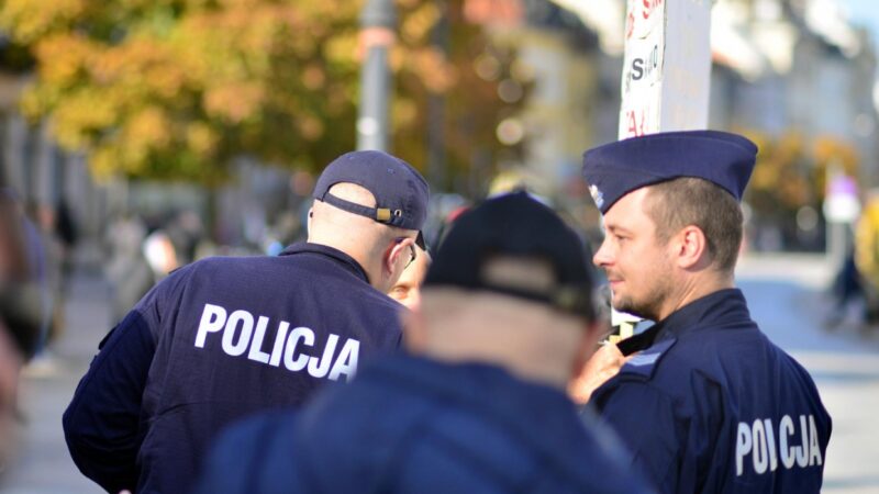 Incydent na ulicy Ostrowskiej: Nietrzeźwy rowerzysta próbował uniknąć kontroli