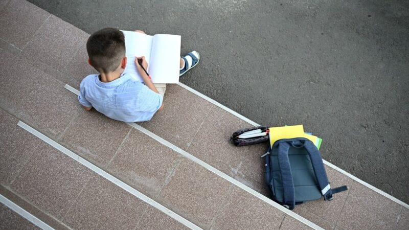 Uhonorowanie dyrektorek szkół za ich wieloletnią pracę