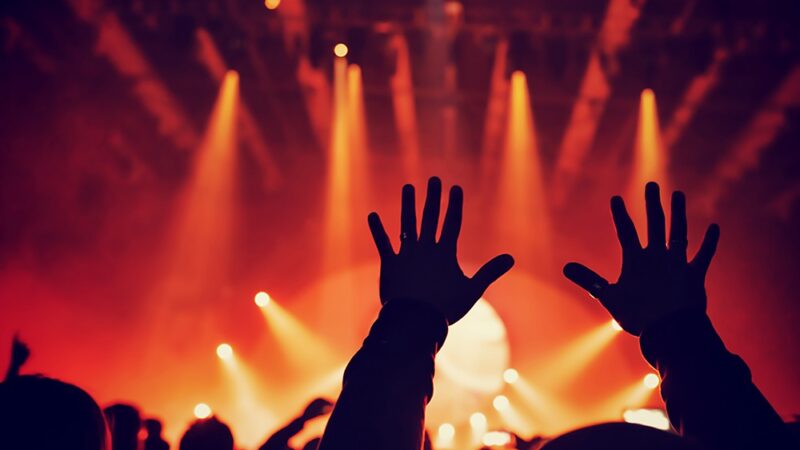 Piotr Bałtroczyk wraca z nowym stand-upem do Krotoszyna!