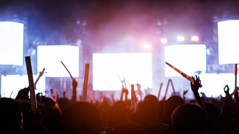 Kabaret Młodych Panów: 20 lat śmiechu i niezapomnianych przygód