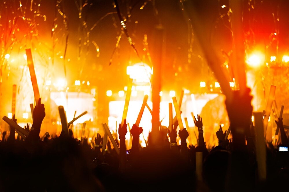 Muzyczne wspomnienia: Koncert fortepianowy „Przeboje naszych mam” z Karoliną Ziemlicką i Panem Olkiem