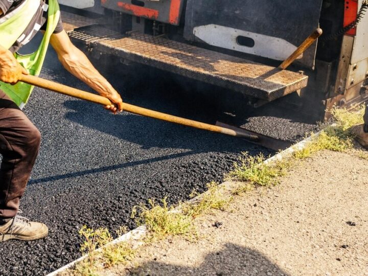 Droga powiatowa nr 5145 P z nową nawierzchnią po modernizacji