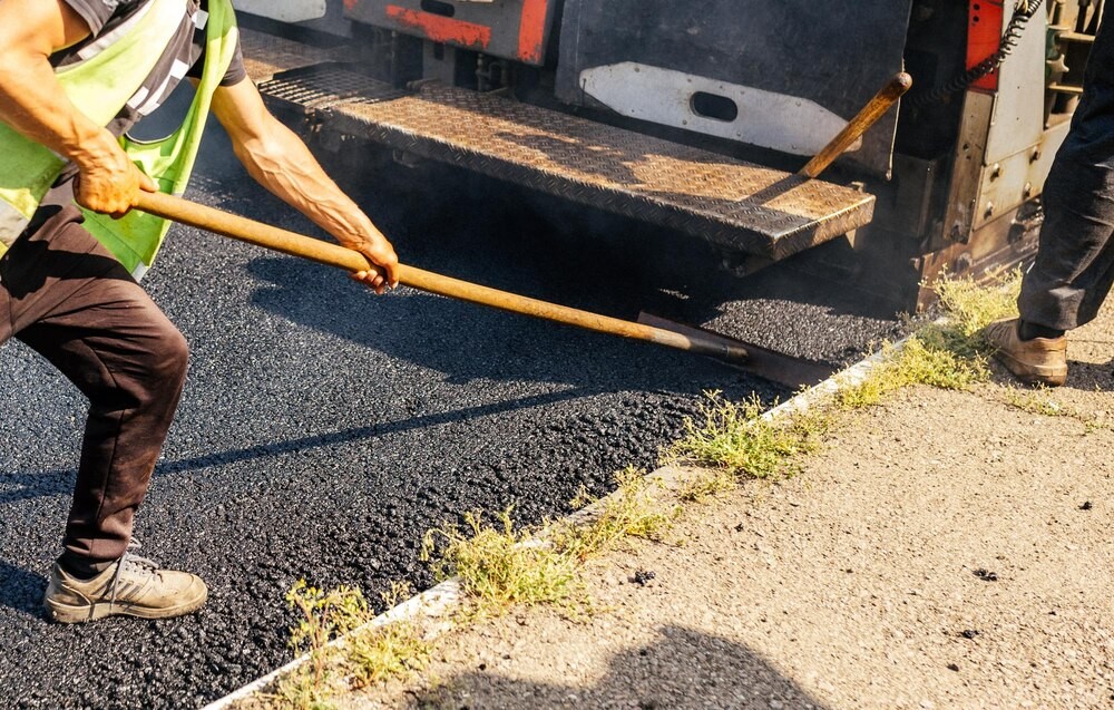 Droga powiatowa nr 5145 P z nową nawierzchnią po modernizacji