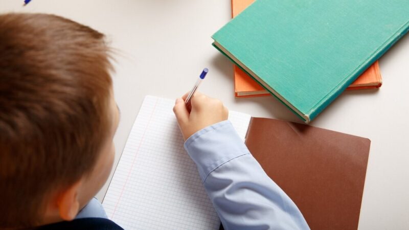 Bezpieczne Powroty do Szkoły: Edukacja dla Najmłodszych”